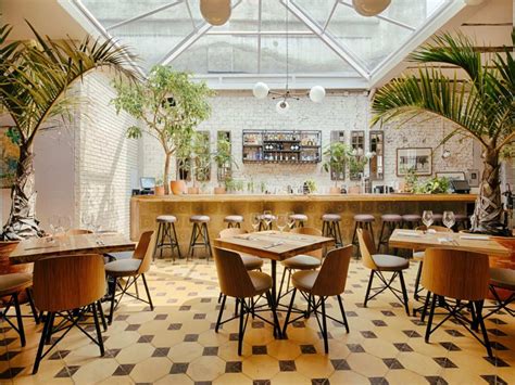 Café reunión es un restaurante ubicado en la ciudad de bogotá, uno de esos lugares que nos ha dejado gratamente sorprendidos y con inmensas ganas de volver. Café Bar Universal, Bogotá | Restaurante Francesa ...