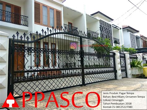 Oleh dari itu diharap pagar minimalis yang akan kita bagikan berikut ini dapat menimbulkan tambahan ide untuk membuat pagar minimalis serta bisa memperingan kamu. Pagar Tempa Keren Mewah dan Megah dengan Ornamen di ...