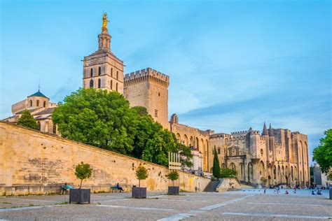 Avignon is one of the major cities of provence, in southern france. Passeios românticos em Avignon - 2019 | Dicas de Paris e ...
