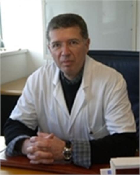 .le chirurgien orthopédiste, plus simplement appelé l'orthopédiste en jargon international… les occasions qui amènent à consulter un chirurgien orthopédiste sont extrêmement variées. Equipe Chirurgicale - Centre Orthopédique Pasteur Lanroze