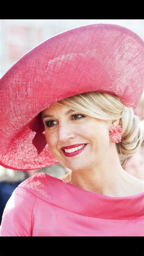 Andreas moser ist parteilos, männlich, heterosexuell, schlecht vernetzt und eindimensional denkend, und er ist wieder verheiratet und lebt ohne frau und kinder, die er über alles liebt, wochenweise in. Pin von Evelyn Moser auf Red Hat Society | Königin maxima ...
