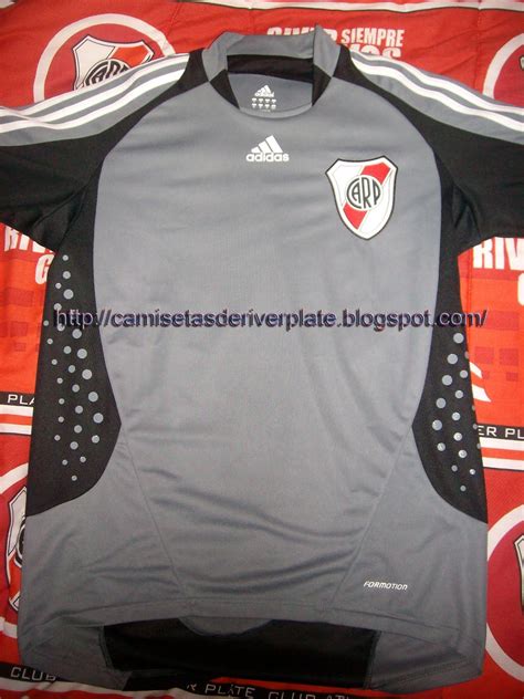 Stock camisetas de arqueros selección chilena de fútbol claudio bravo y christiane endler tallas de niños y adultos dama y varón soy de quilpué +56940562053. Camisetas de River Plate: Camiseta Arquero 2008/10