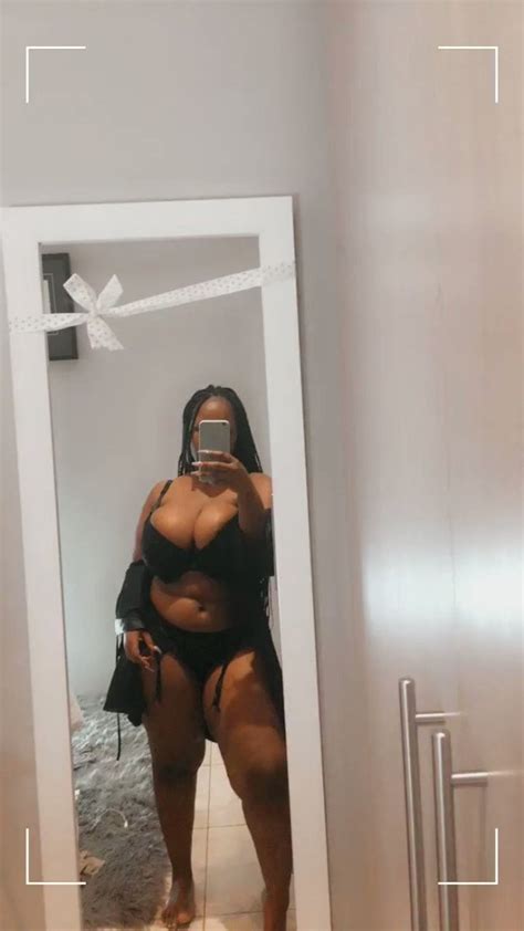 Milkshake Samme Selfie In Her Bra And Panties Cufo510