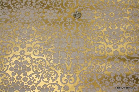 43 Metallic Gold Damask Wallpaper Wallpapersafari