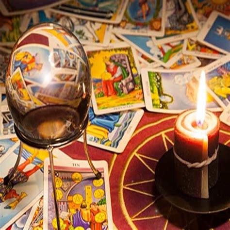 1jj swiss tarot stuart kaplan 2012: Latin Tarot Predictions It is difficult to understand who ...