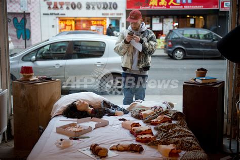 「食べられる殺人現場」、ロンドンで映画イベント 写真17枚 国際ニュース：afpbb News