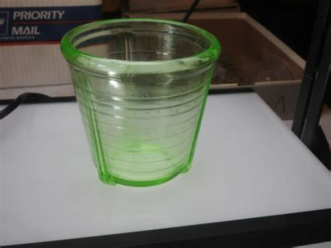 Vintage Green Uranium A J Hazel Atlas Glass Dry Measure 2 Cup