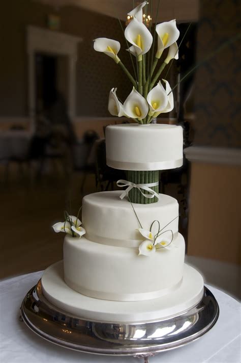 Real Life Ivory Calla Lily Wedding Cake