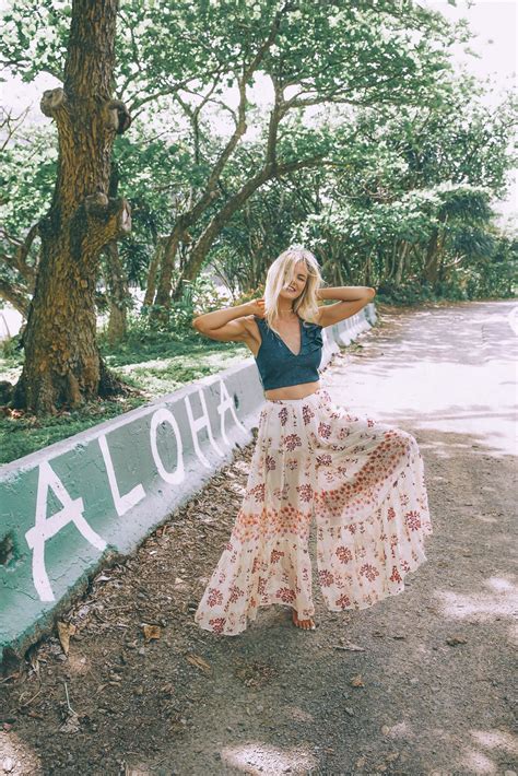 Aloha Lifestyle Amber Fillerup Clark Hippie Outfits Barefoot