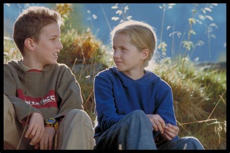 Nachdem heidi sich an das abgeschiedene leben gewöhnt hat, taucht ihre tante wieder auf und nimmt das mädchen gegen seinen willen mit nach frankfurt. Heidi (2001) - VEGA Film & Distribution