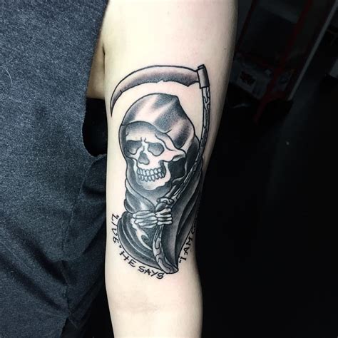 This cool design has a very detailed work and looks fabulous. 95+ Best Grim Reaper Tattoo Designs & Meanings - (2019)