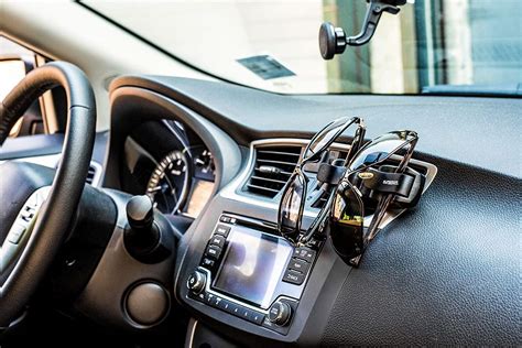 Aksesori kereta mahal untuk ingatan panjang. 10 Barang Mudah Rosak Kalau Disimpan Dalam Kereta - MASKULIN