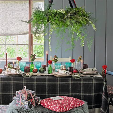 Christmas Dining Room Ideas To Add A Flourish To Christmas Dinner