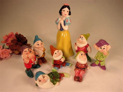 Walt Disney S Set Of Snow White And The Seven Dwarfs The