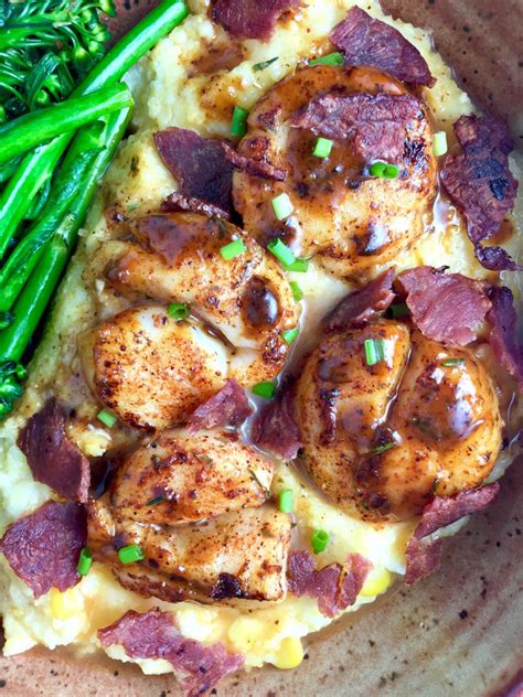 Blackened Scallops With Smoked Cheddar Corn Grits And Bacon Mak And