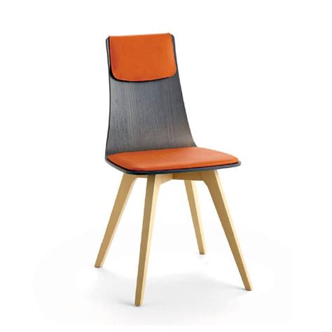 Chaise italienne design tricolore en tissu avec pieds en bois  Amélie