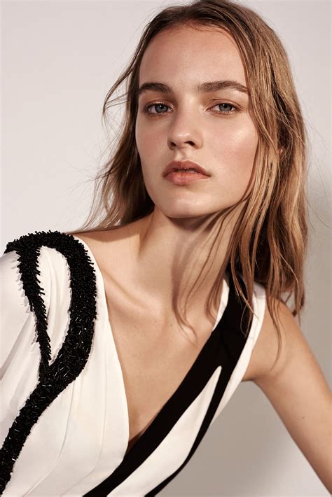 Narciso Rodriguez Pre Fall 2015 Collection Gallery