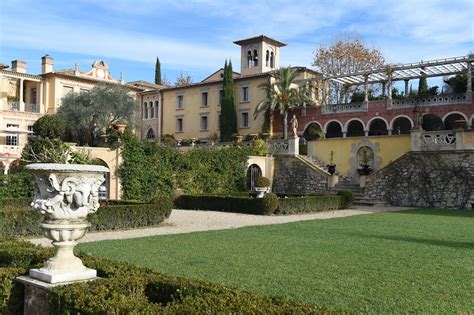 Originally made up of two or three buildings totaling between 200 and 400 square meters, the diter castle today has several thousand. Château Diter in Cannes, France | Historic Renaissance ...