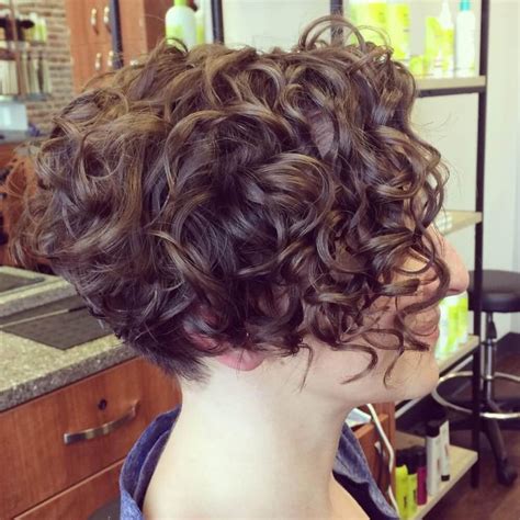 37 Cute And Easy Hairstyles For Short Curly Hair In 2020 Short Curly