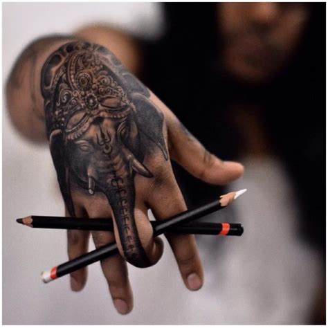 elefant tattoo gibt ihnen kraft 25 faszinierende ideen zenideen