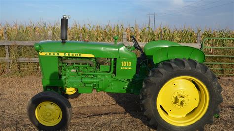 Online has a rating of 4 stars (out of 5) and it has been played 809219 times now. 1963 John Deere 1010 | S216 | Davenport 2015