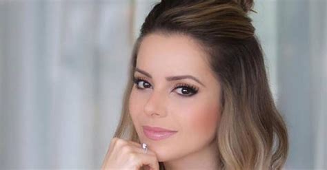 Sósia De Sandy Faz Harmonização Facial Para Se Parecer Ainda Mais Com A