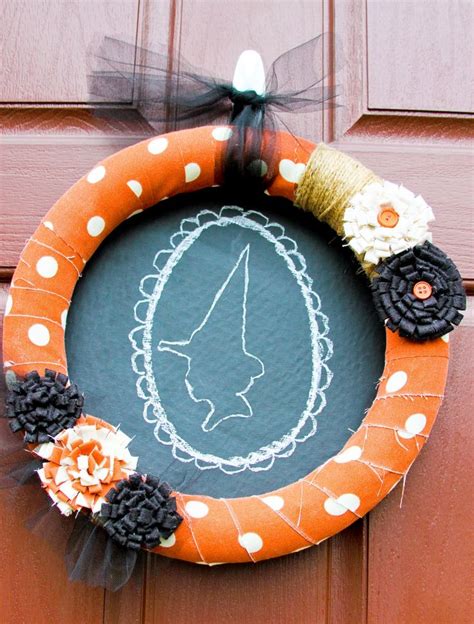 41 Amazing Ideas About Halloween Wreath For Warm Welcome
