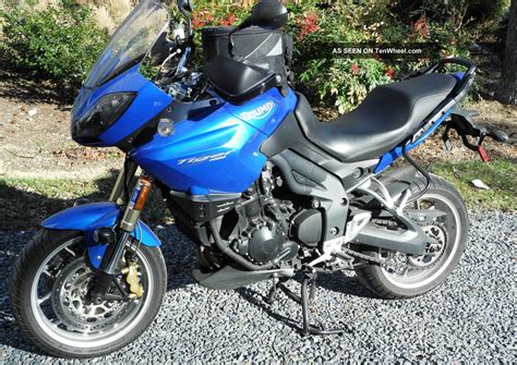 C'est l'idée maîtresse du 1050 tigre de triumph. Triumph Tiger 1050 (2007)