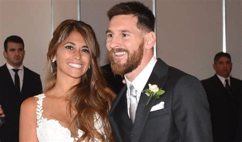 Lionel Messis Wife Antonella Gives Cristiano Ronaldos Girlfriend The
