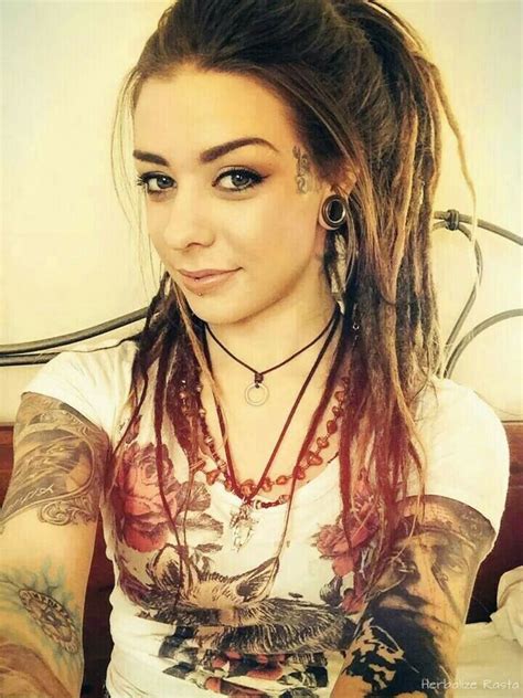 Pin By Brittney Young On Beauty Tips And Style Dreadlocks Girl White Girl Dreads Dreads Girl