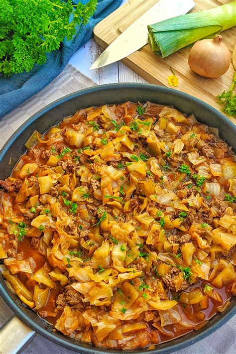 Maybe you would like to learn more about one of these? Low Carb Weißkohl-Hackfleisch-Pfanne - Schichtkohl ...