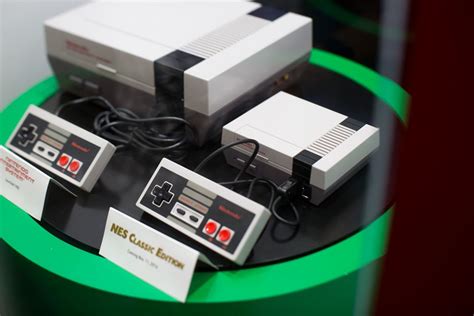 Esta colección de grandes clásicos de la nes hará las delicias de aquellos que quieran volver a disfrutar de alguno de sus antiguos juegos favoritos y de quienes se. Mini NES Classic Edition Pre-Order Update: Where To Buy ...
