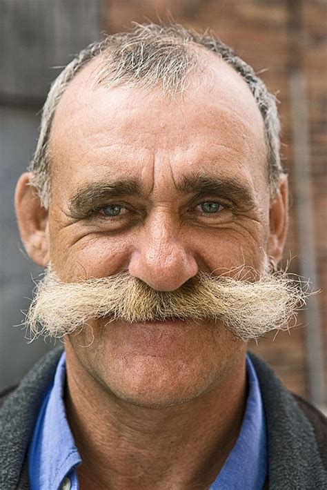 Wide style with a disconnected mustache Gallery of Mustache Styles