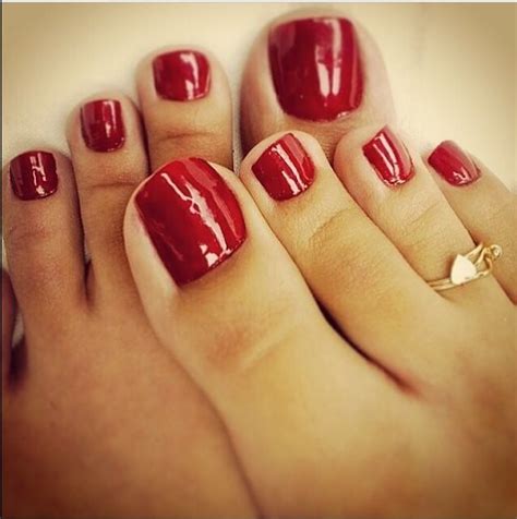 Red Nail Polish Is The Ultimate All Season Colorwhen Your Stuck Just