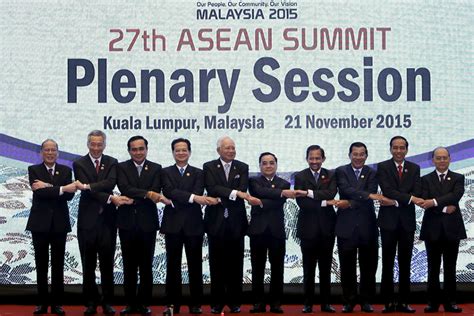 Asean Leaders Pose For An Official Picture At The 27th Asean Summit In