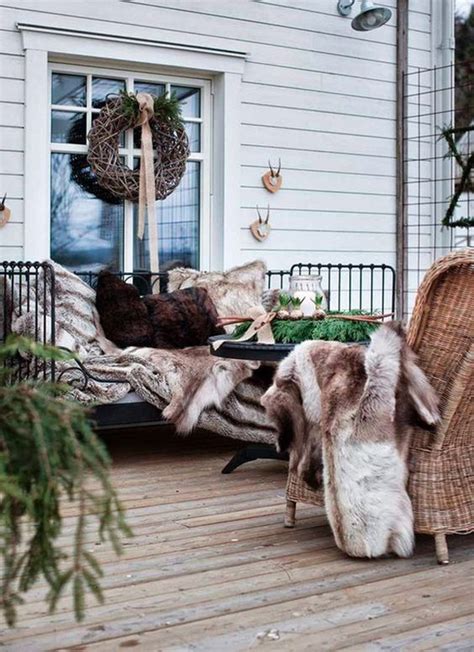 15 Most Beautiful Christmas Balcony Decor Ideas