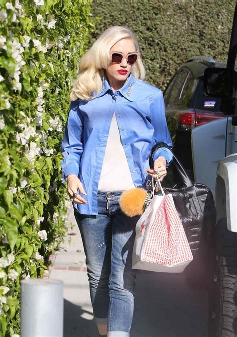 Gwen Stefani Street Fashion Los Angeles 11172017 • Celebmafia