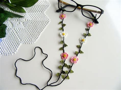 Flower eyeglass chain reading glasses chain eyeglass chain | Etsy | Eyeglass chain, Glasses 