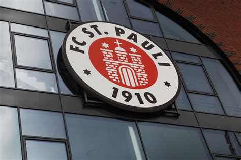 And their away form is considered average, as a result of 0 wins, 1 draws, and 0 losses. Blau.de steigt bei St. Pauli zum Kapitän auf