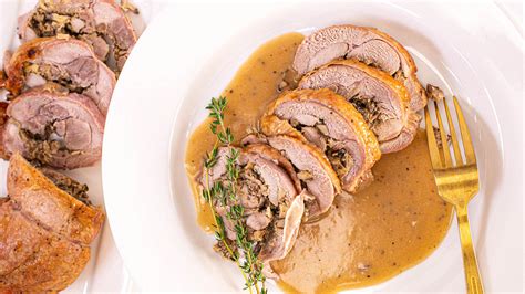 Lay turkey breast on a work surface, skin side down, and season with 1 teaspoon salt, 1/2 teaspoon pepper, and remaining 2 tablespoons chopped rosemary. Roast A Bonded And Rolled Turkey : Roast Turkey Crown With Bacon Recipe Olivemagazine ...