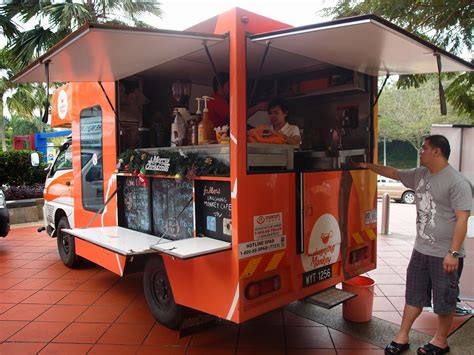 Perniagaan dengan menggunakan food truck, atau trak makanan, semakin popular di malaysia, dan dijangka akan mengubah prospek kulinari di negara ini. Best Restaurant To Eat - Malaysian Food Blog: Truck Street ...