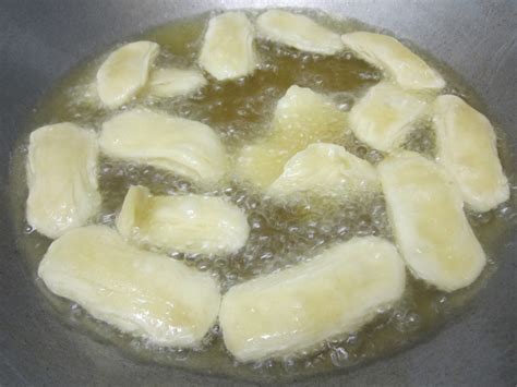 Lidah buaya dipercaya baik untuk pencernaan, bahan olahan lidah buaya yang paling sering dibuat adalah jelly. lovely: Kuih Lidah buaya @ Tiram @ Kapal Terbang