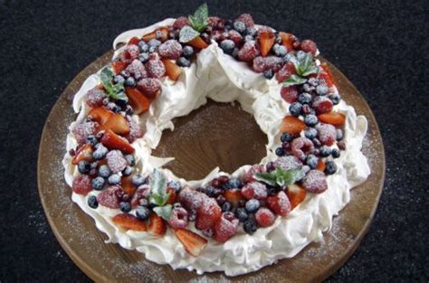 Stuck for christmas dessert ideas? Mary's Christmas Pavlova | The Great British Bake Off ...
