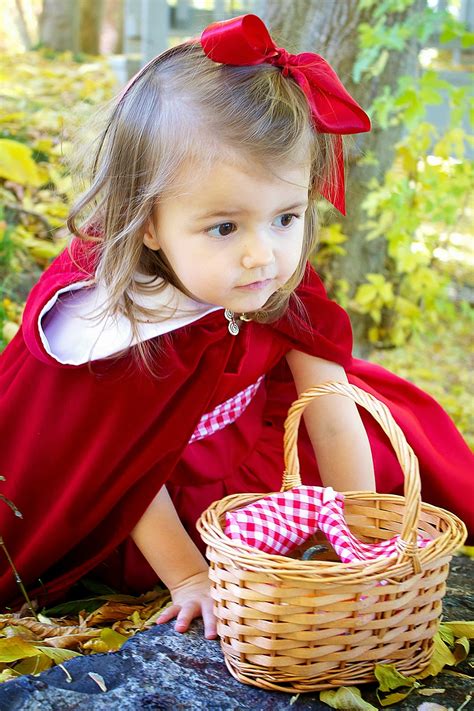 This costume is a size 6/8. do it yourself divas: DIY: Little Red Riding Hood Costume/Cloak 2T-4T