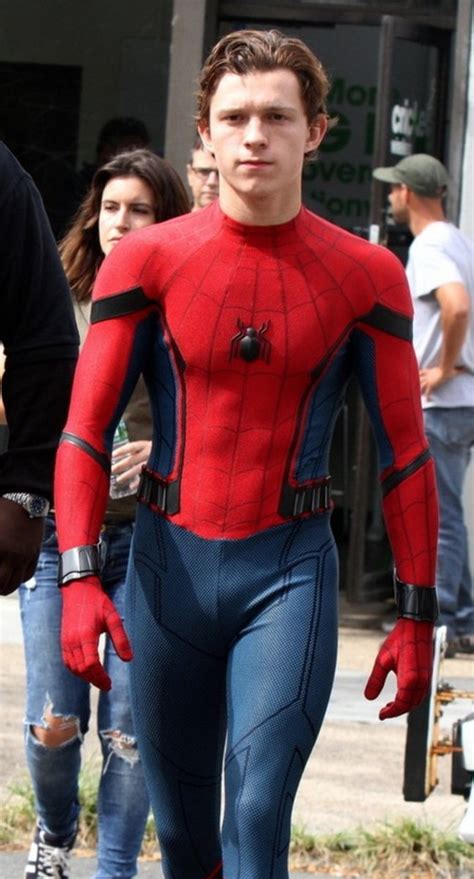 Thread By Hstylesbulge Tom Holland Bulge Tom Holland Grabbing His