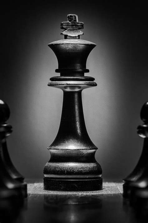 Pin By Crescent Moon On Noir Et Blanc Chess King Black And White Art