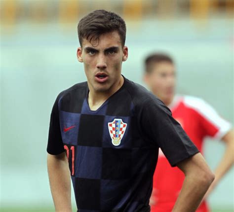 Karlo On Twitter Finally Lokomotva Striker 🇭🇷 Roko Šimić 17 Finally Scores His First Prva