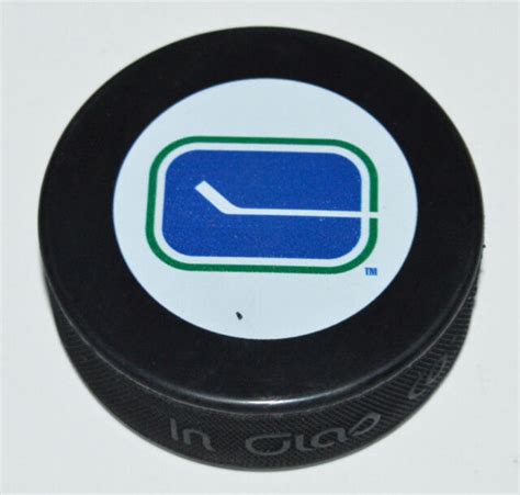 vancouver canucks vintage hockey team logo souvenir puck nhl inglasco ebay