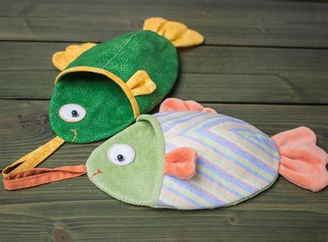 Apply the 2 1/2x 25 1/2 piece of fusible fleece to the handle piece. Fish-shaped Wall pocket organizer PDF sewing pattern fishy ...