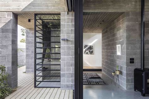 Gallery Of Bare House Jacobs Yaniv Architects 8 Cinder Block